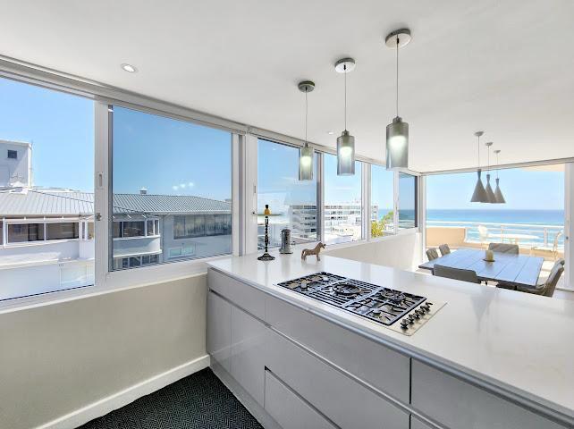 2 Bedroom Property for Sale in Sea Point Western Cape